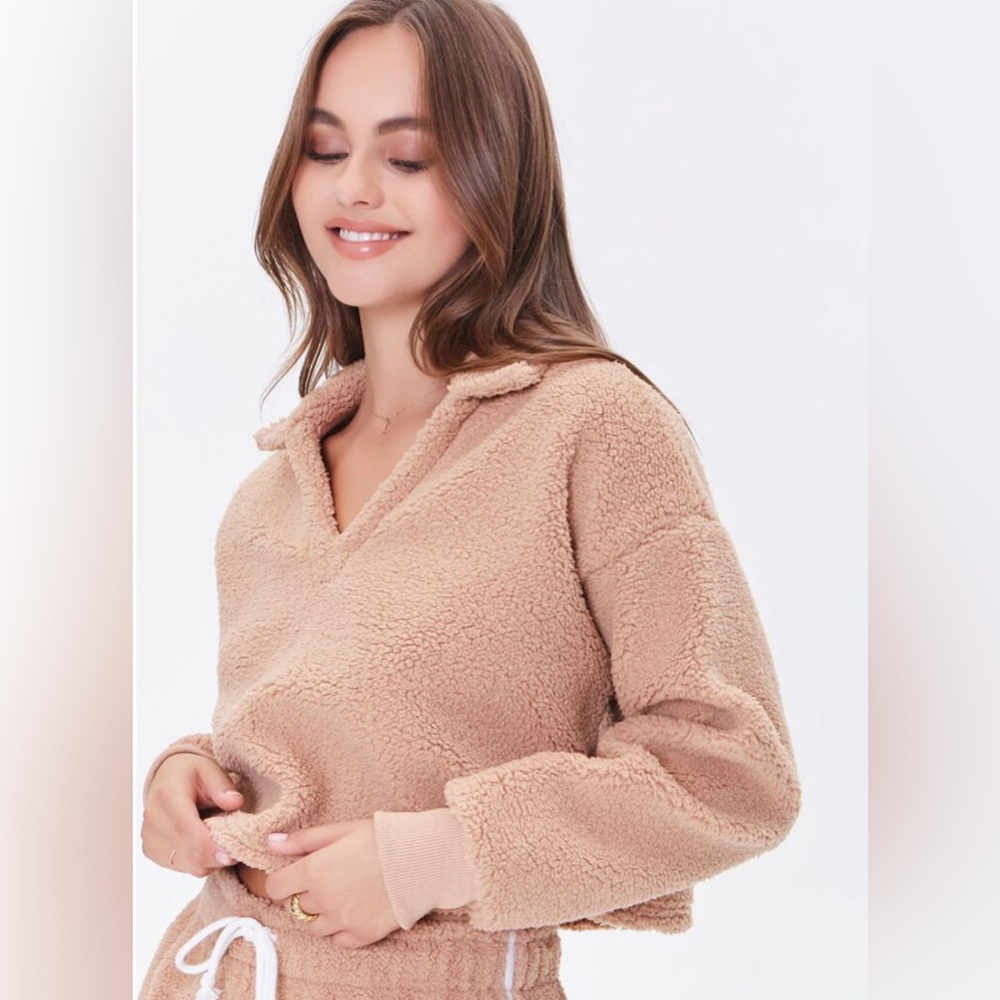 FOREVER 21 Faux Shearling Pullover in Large.
